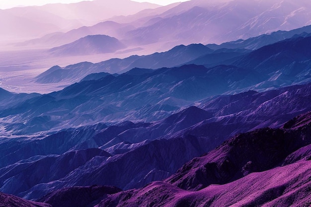 Fioletowe tapety z górami na pustyni