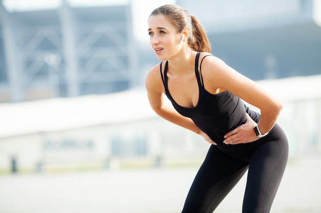 Fitness, Kobieta Robi ćwiczenia na ulicy