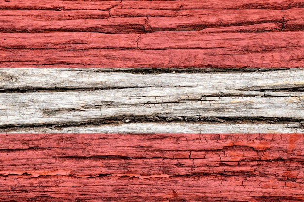 Flaga Austrii na starej drewnianej powierzchni