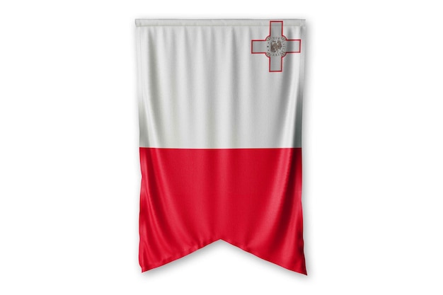 Zdjęcie flaga malty wisi na obrazie tła białej ściany