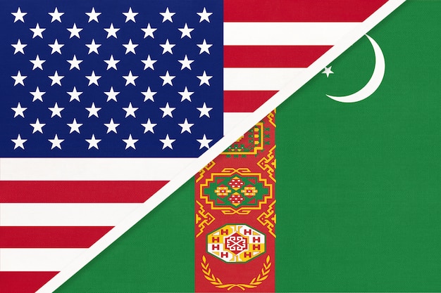 Flaga narodowa USA vs Turkmenistan z tkaniny. Relacje między dwoma krajami amerykańskimi i azjatyckimi.