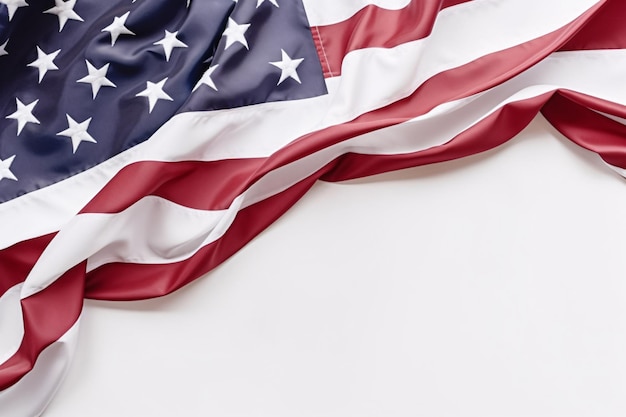 Flaga Stanów Zjednoczonych na białym tle z przestrzenią dla tekstu