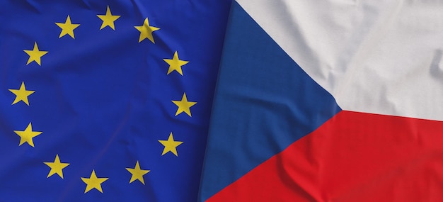 Flagi Unii Europejskiej i Republiki Czeskiej Zbliżenie flag lnianych Flaga wykonana z płótna UE Czeska Praga Symbole narodowe ilustracja 3d