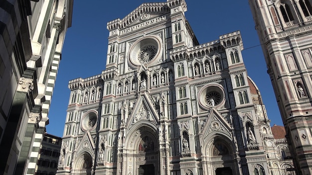 Florencja Włochy widziana z dołu Szczegóły katedry i dzwonnicy Giotto Widok Bazyliki Santa Maria del Fiore