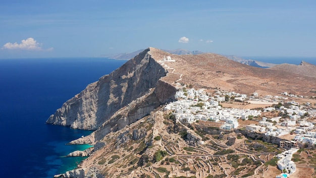Folegandros to wyspa na Morzu Egejskim należąca do Grecji