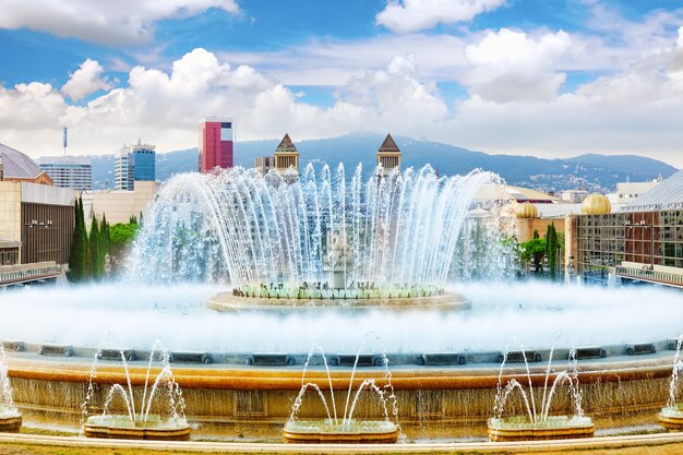 Fontanna Montjuic i Plaza de Espanya. Barcelona