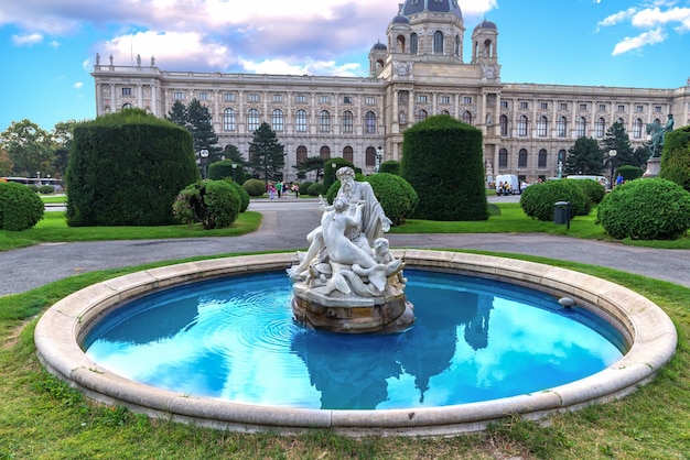 Fontanna na starym mieście w Wiedniu Austria wrzesień 2017