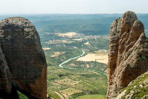 Formacja geologiczna mallos de Riglos w Huesca Aragon