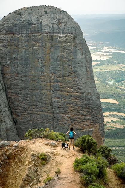 Formacja geologiczna mallos de Riglos w Huesca Aragon