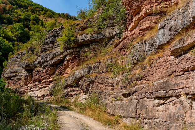 Formacje Geologiczne W Wąwozie Rzeki Boljetin We Wschodniej Serbii