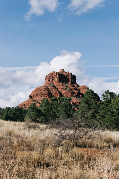 Zdjęcie formacje skalne w krajobrazie na tle nieba