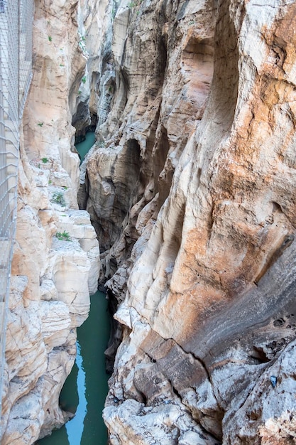 Formacje skalne w rzece Caminito del Rey Malaga