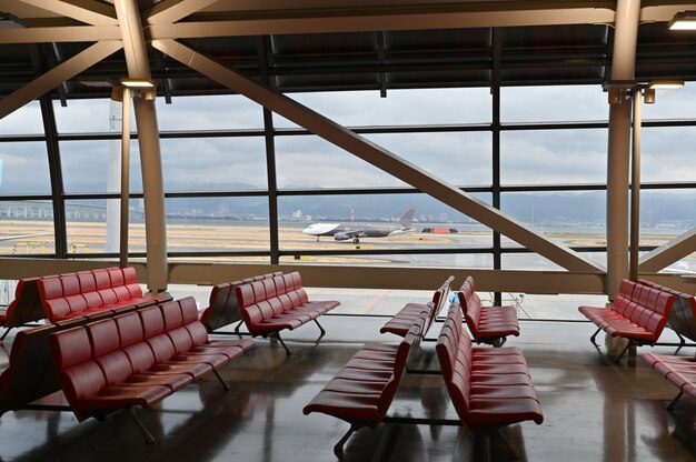 Fotel Pasażerski Lotniska I Samolot, Widok Z Terminalu Lotniska.