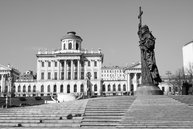 Fotografia Czarno-biała Panoramiczny Widok Na Pomnik Księcia Włodzimierza I Dom Paszkowa 24 Marca 2022 Moskwa Rosja