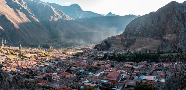 Fotografie cytadeli Inków w Ollantaytambo w Świętej Dolinie Inków.