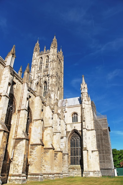 Fragment katedry w Canterbury w Canterbury w hrabstwie Kent w Wielkiej Brytanii. Jest to jedna z najsłynniejszych katedr w Anglii. To arcybiskup katedry w Canterbury.