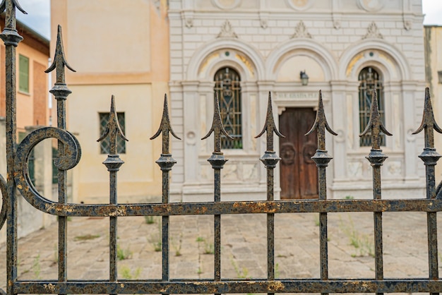 Fragment Kolców Z Kutego żelaza W Starożytnym Budynku We Włoszech