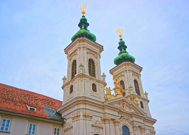 Fragment kościoła Matki Bożej Pomocy w Grazu w Austrii w styczniu