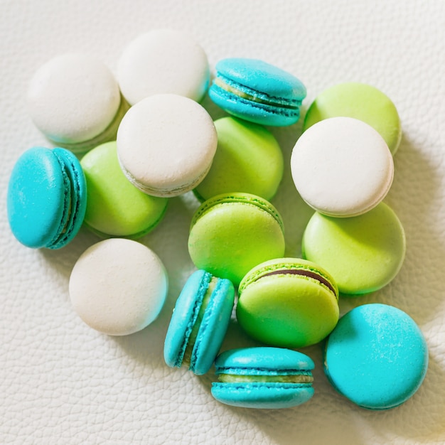 Francuscy Kolorowi Macarons Odizolowywający