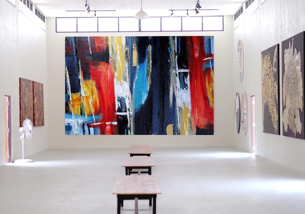 Galeria wystawy sztuki współczesnej malarstwa artystycznego.