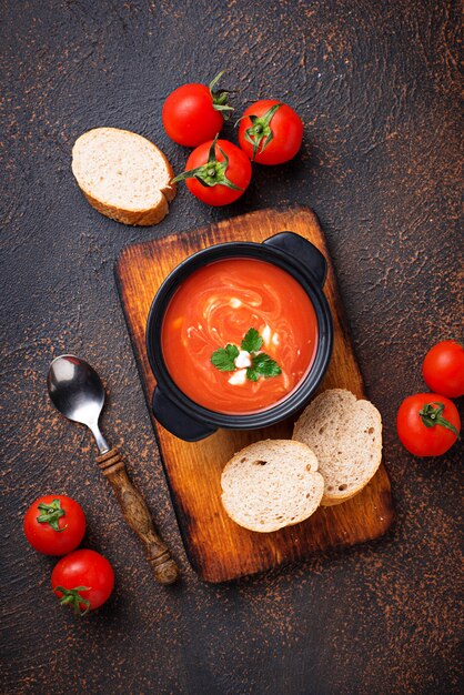 Gazpacho zupy pomidorowej w stewpan