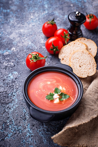 Gazpacho zupy pomidorowej w stewpan