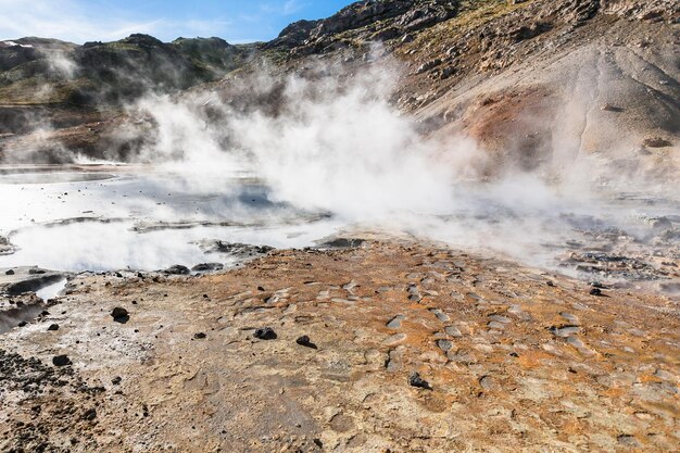 Gejzery termiczne w rejonie Krysuvik Islandia