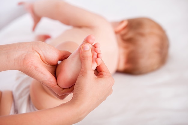 Gimnastyka i masaż dla niemowląt