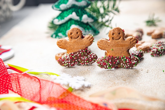 Zdjęcie gingerbread man, boże narodzenie, gingerbread, ciasteczka, cynamonowe, waniliowe, imbir, świąteczne desery, święta.