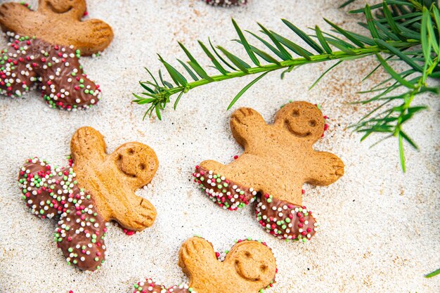 Zdjęcie gingerbread man, boże narodzenie, gingerbread, ciasteczka, cynamonowe, waniliowe, imbir, świąteczne desery, święta.