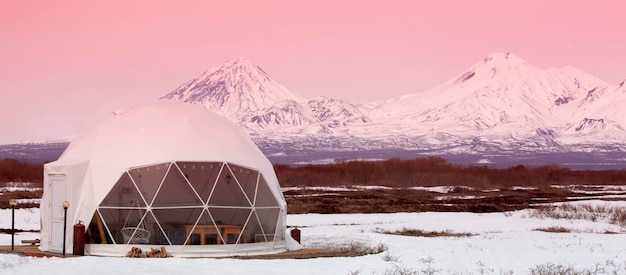 Glamping House I Wulkan Wiejskie Domy Namiotowe Na Półwyspie Kamczatka Selektywne Skupienie