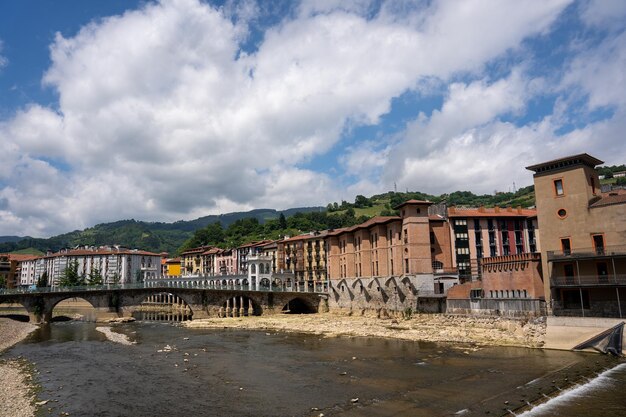 Gmina Tolosa widoki na most Navarra nad rzeką Oria Gipuzkoa