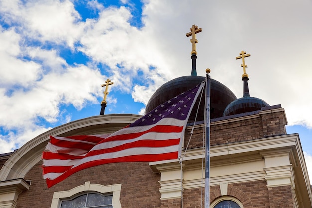 God Bless America Flaga amerykańska i wieża kościelna