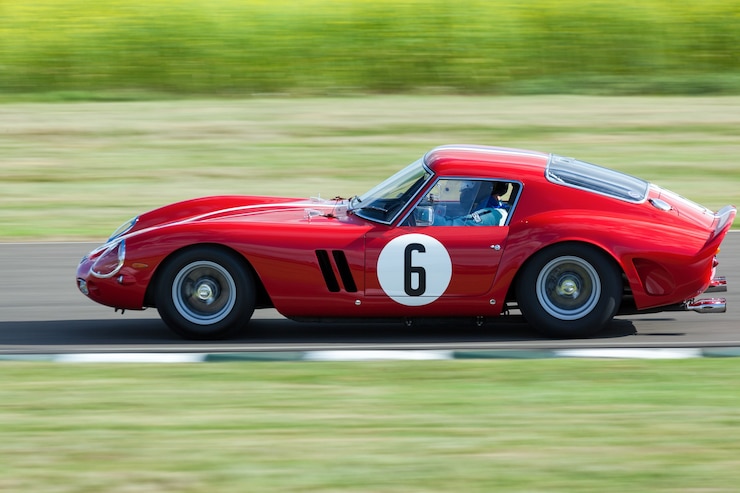 Zdjęcie goodwood, west sussex/uk - 14 września: vintage racing w goodwood w dniu 14 września 2012 r. jedna niezidentyfikowana osoba