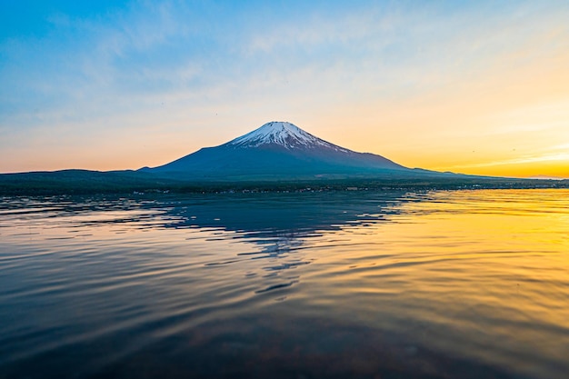 Góra Fuji i jezioro Yamanaka