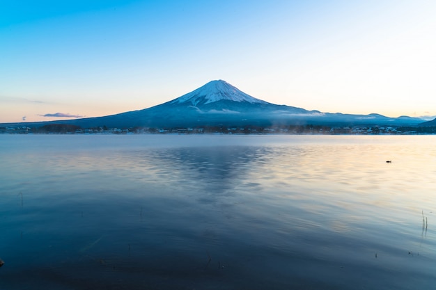 Góra Fuji San w Kawaguchiko Lake.