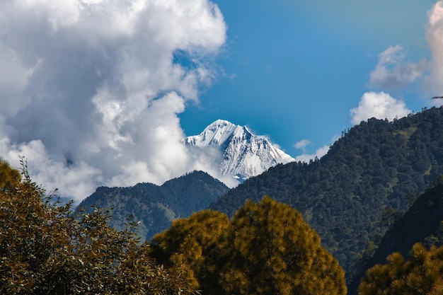 Góra Saipal w Bajhang Nepalu