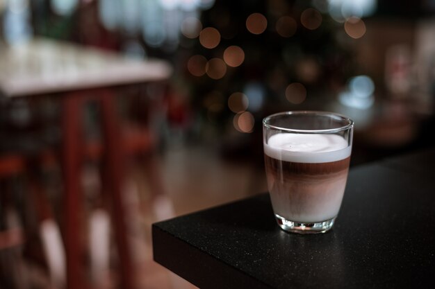 Gorąca Kawa Latte Na ścianie Wyświetlania świąt Bożego Narodzenia