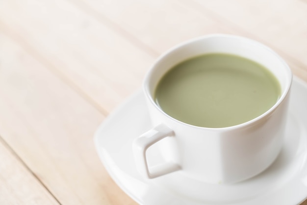 gorący matcha latte