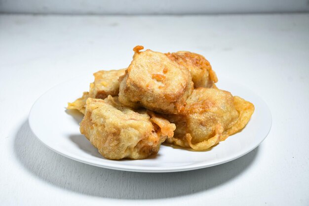 Gorengan lub smażone tofu to rodzaj smażonego jedzenia, które jest jedną z ulubionych przekąsek w Indonezji