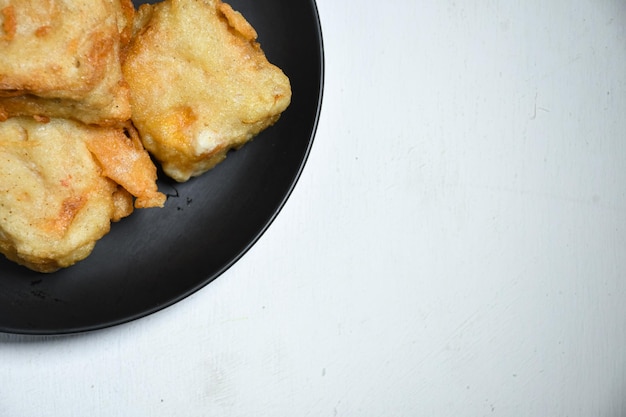 Gorengan lub smażone tofu to rodzaj smażonego jedzenia wykonanego z tofu i wypełnionego kiełkami fasoli