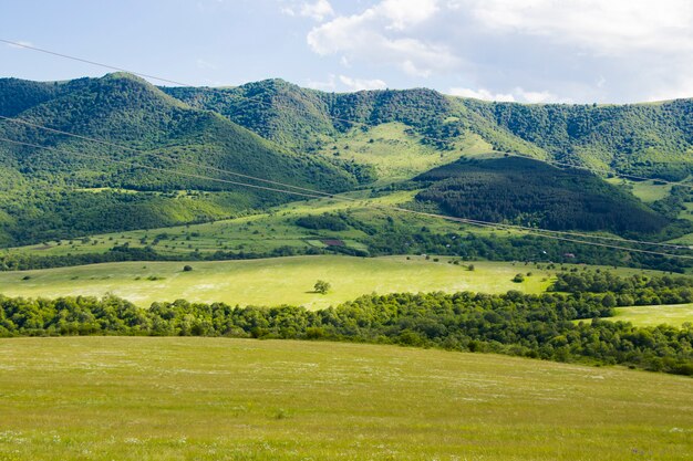 Górski krajobraz i widok w Tsalce w Gruzji