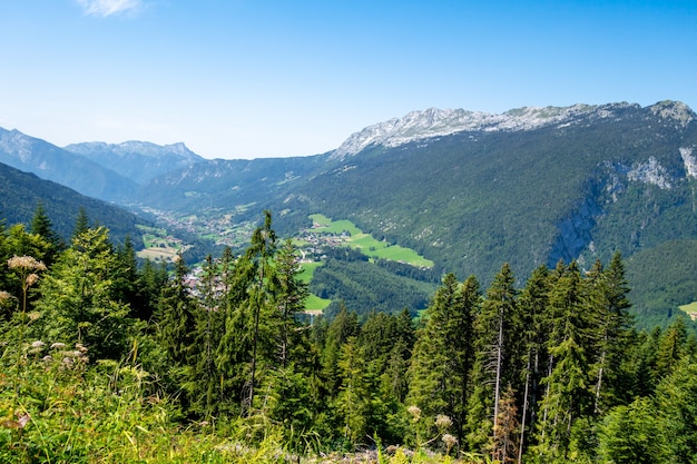 Górski krajobraz w Grand-Bornand, Haute-Savoie, Francja