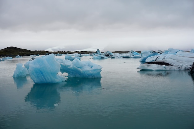 Góry Lodowe W Lagunie Jokulsarlon. Park Narodowy Vatnajökull, Islandia.