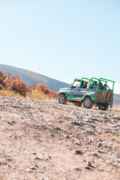 Zdjęcie góry off road podróżować sezon jesienny