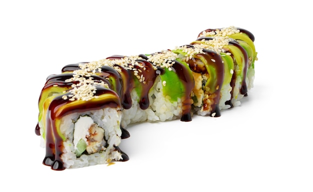 Gotowane sushi roll na białym tle