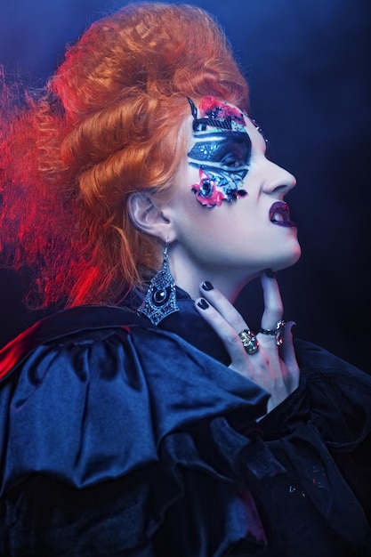 Gotycka wiedźma Ciemna kobietaZdjęcie na Halloween