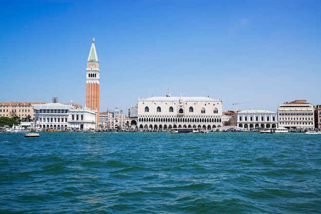 Grand Canal i Pałac Dożów i Campanile na Piazza di San Marco Wenecja Włochy