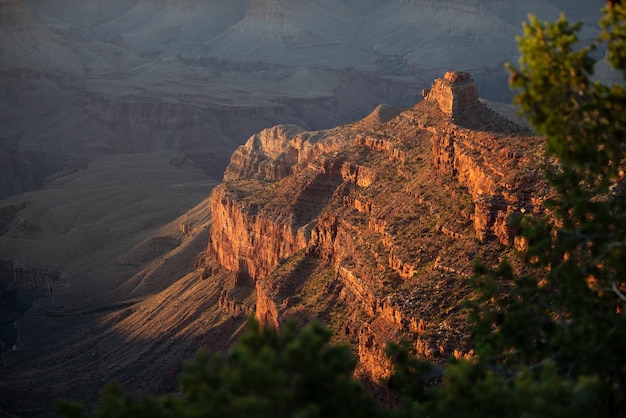 Grand Canyon północna krawędź na złotym zachodzie słońca skała tła krajobrazu kanionu skały górskie arizo