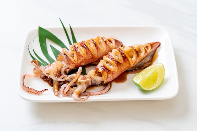 grillowana kalmary z sosem teriyaki